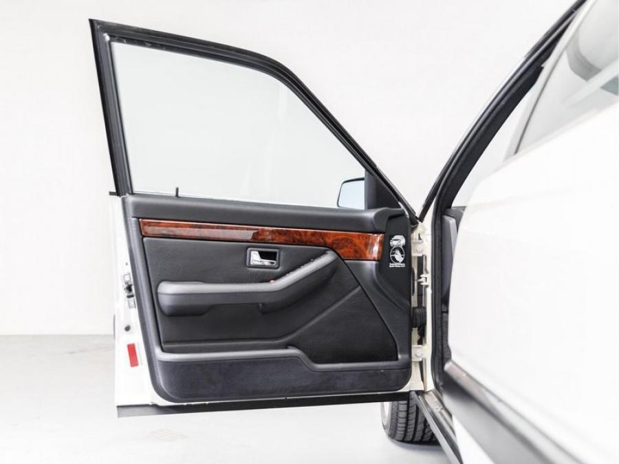Детали интерьера Audi V8 1990 года  (EU) (фото 60 из 84)